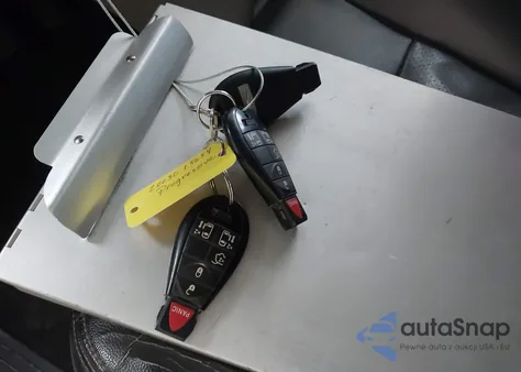 2012 Chrysler Town & Country Touring z USA, uszkodzony, nr VIN 2C4RC1BG3CR222427